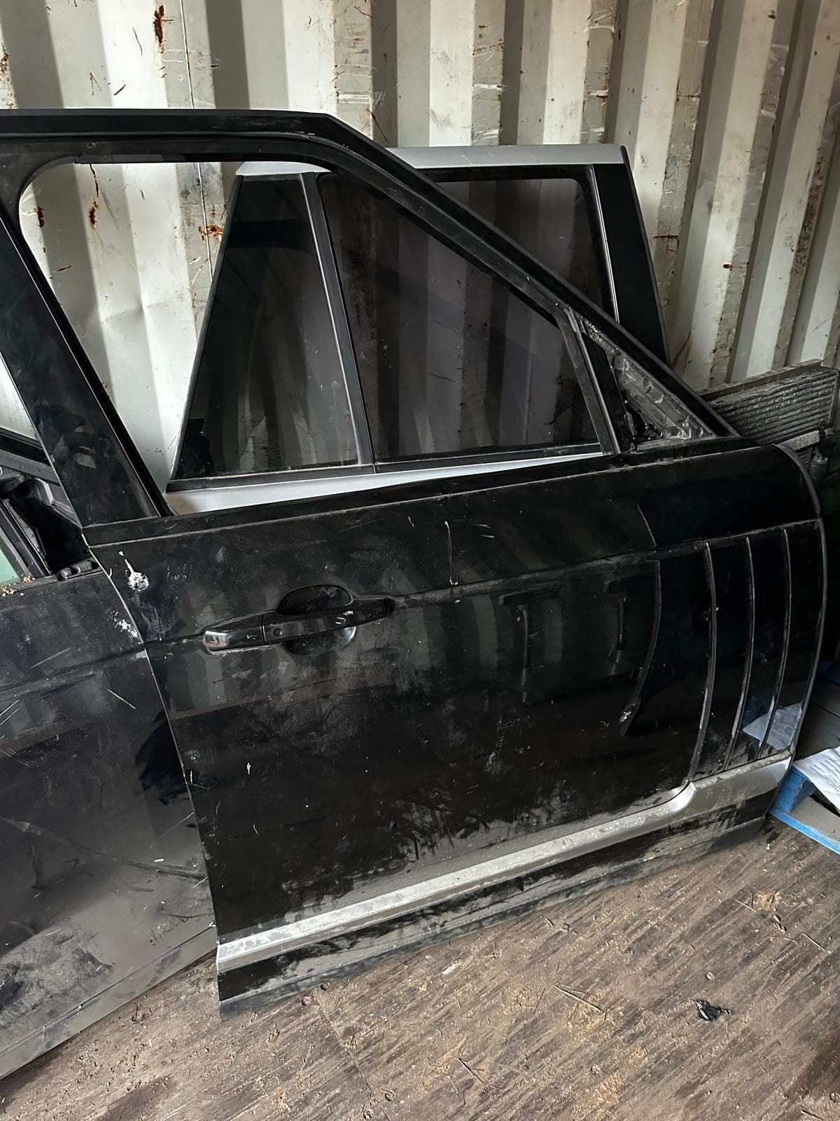 GENUINE Complete Front Main Door Without Door card And Side Mirrow, Damage On The Top (Driver Side) 2012-2020 For RANGE ROVER VOGUE