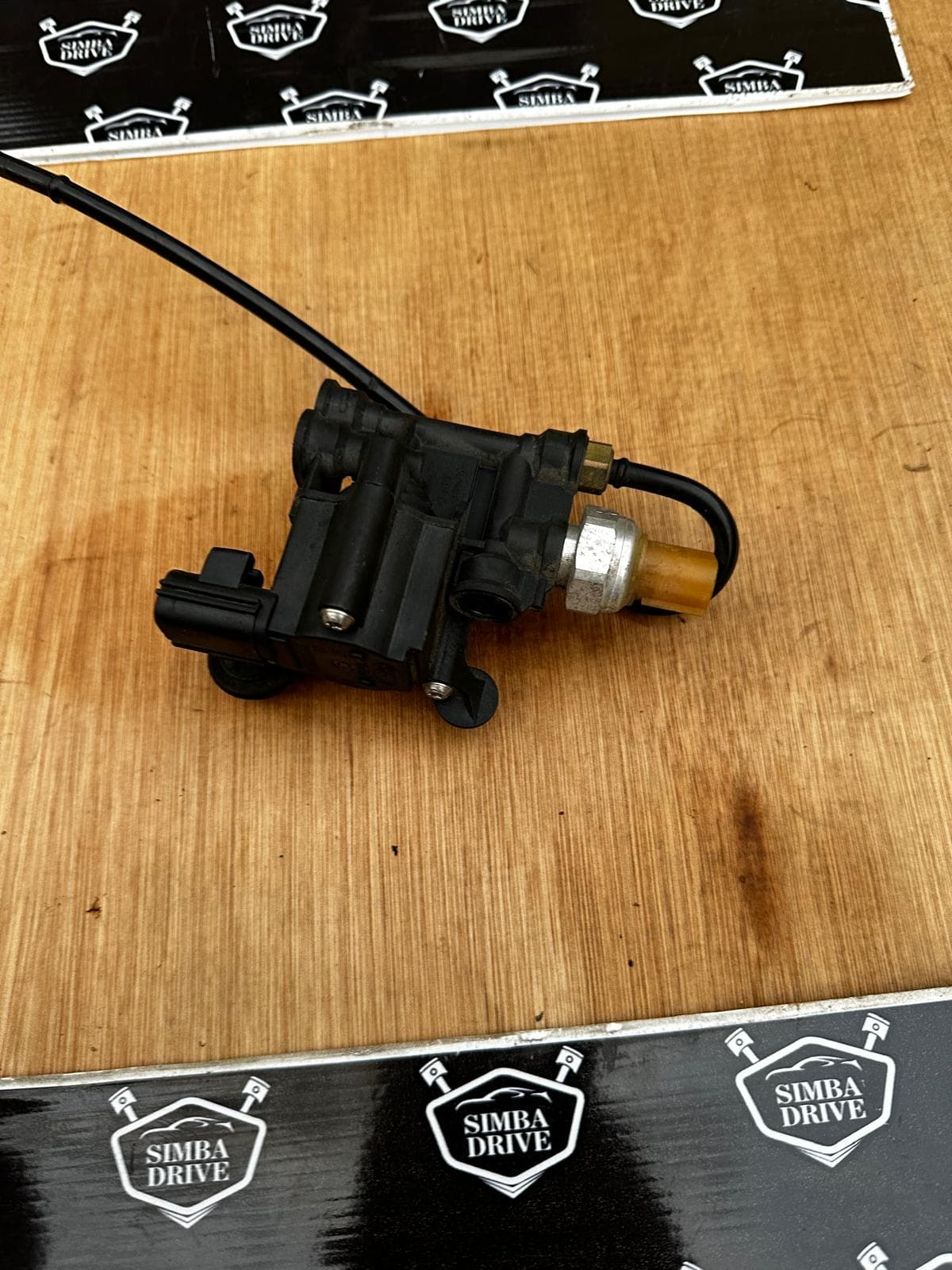 GENUINE AIR SUSPENSION SOLENOID VALVE BLOCK REAR FOR RANGE ROVER SPORT & DISCOVERY 3
