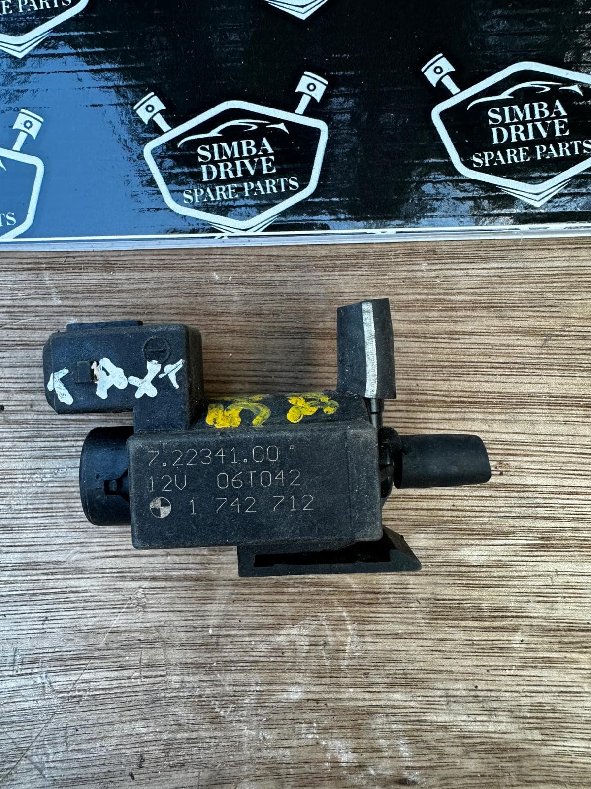 GENUINE LAND ROVER & RANGE ROVER VOGUE L322 Vacuum Solenoid Valve