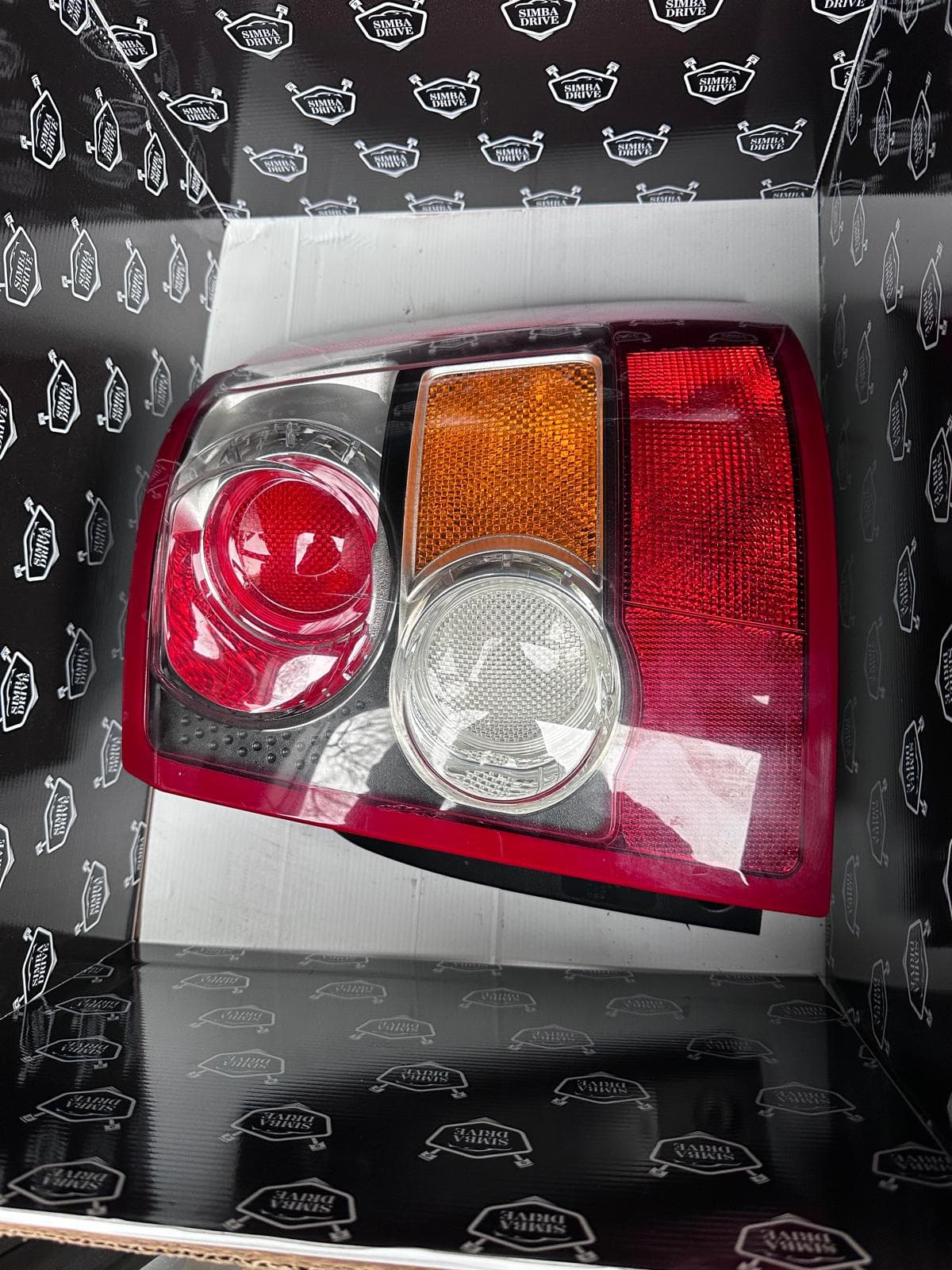 GENUINE LAND ROVER RANGE ROVER SPORT L320 2006-2008 2.7L Tailgate Light