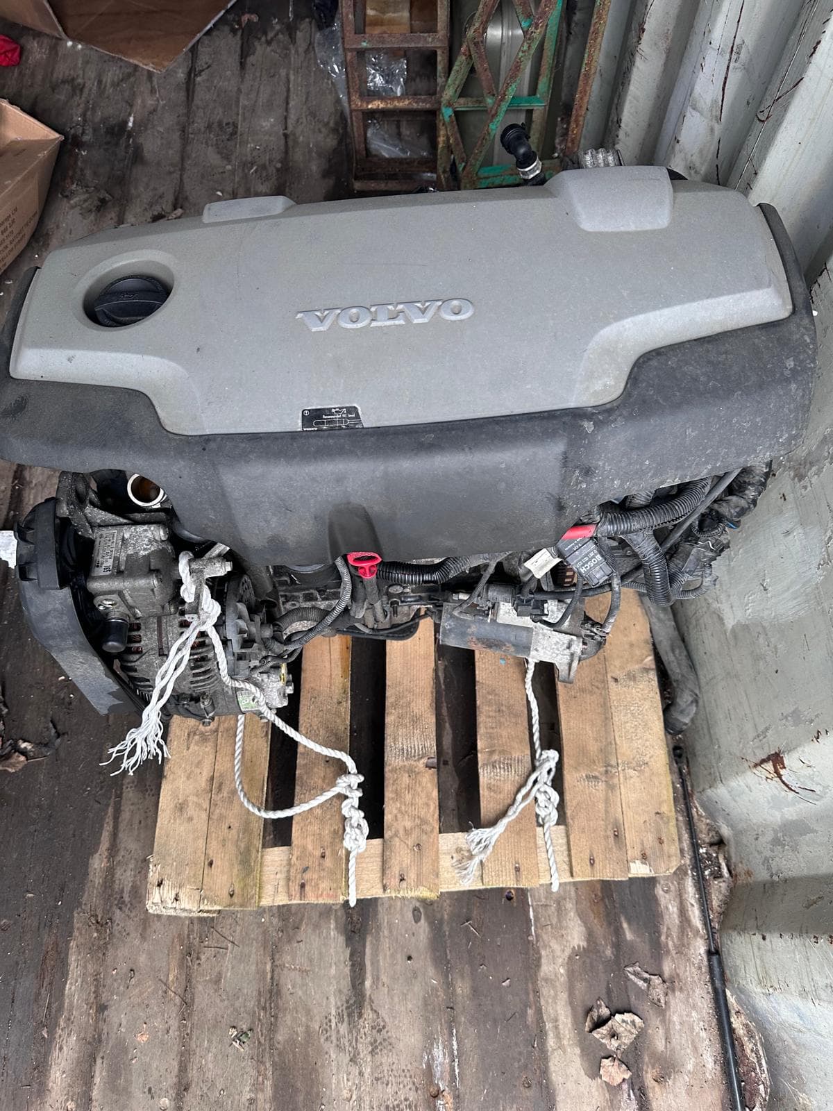GENUINE COMPLETE VOLVO ENGINE XC90 2010 130k Miles. Very Well Looked After Plug & Play
