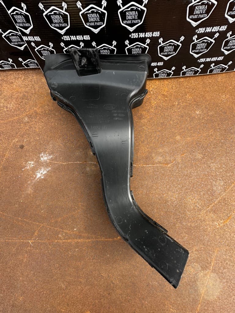 GENUINE RANGE ROVER VOGUE L405, 2019  Air Intake Duct (Left OR Right)