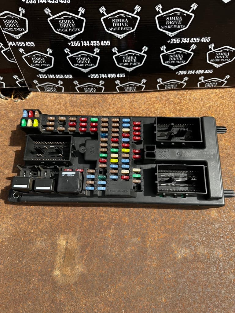 GENUINE LAND ROVER DISCOVERY 3, RANGE ROVER SPORT L320 2.7L 2005-2009 Body Control Module (BCM) FUSE BOX