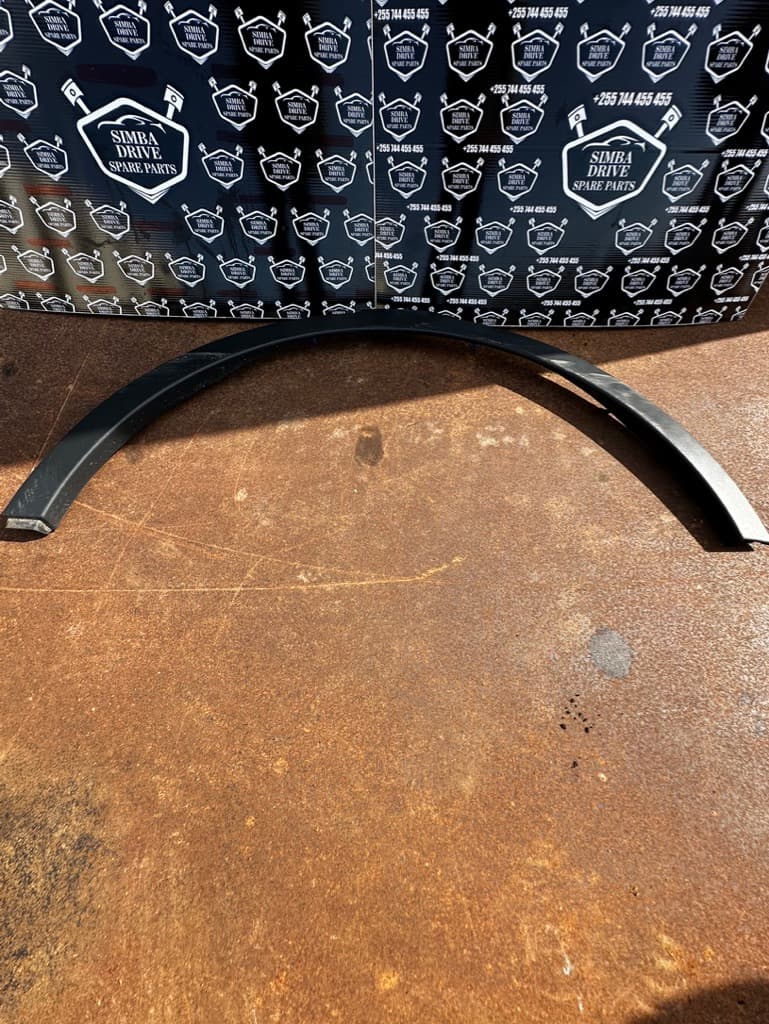 GENUINE RANGE ROVER EVOQUE L538 2015-2020, Front Right Wheel Arch Trim
