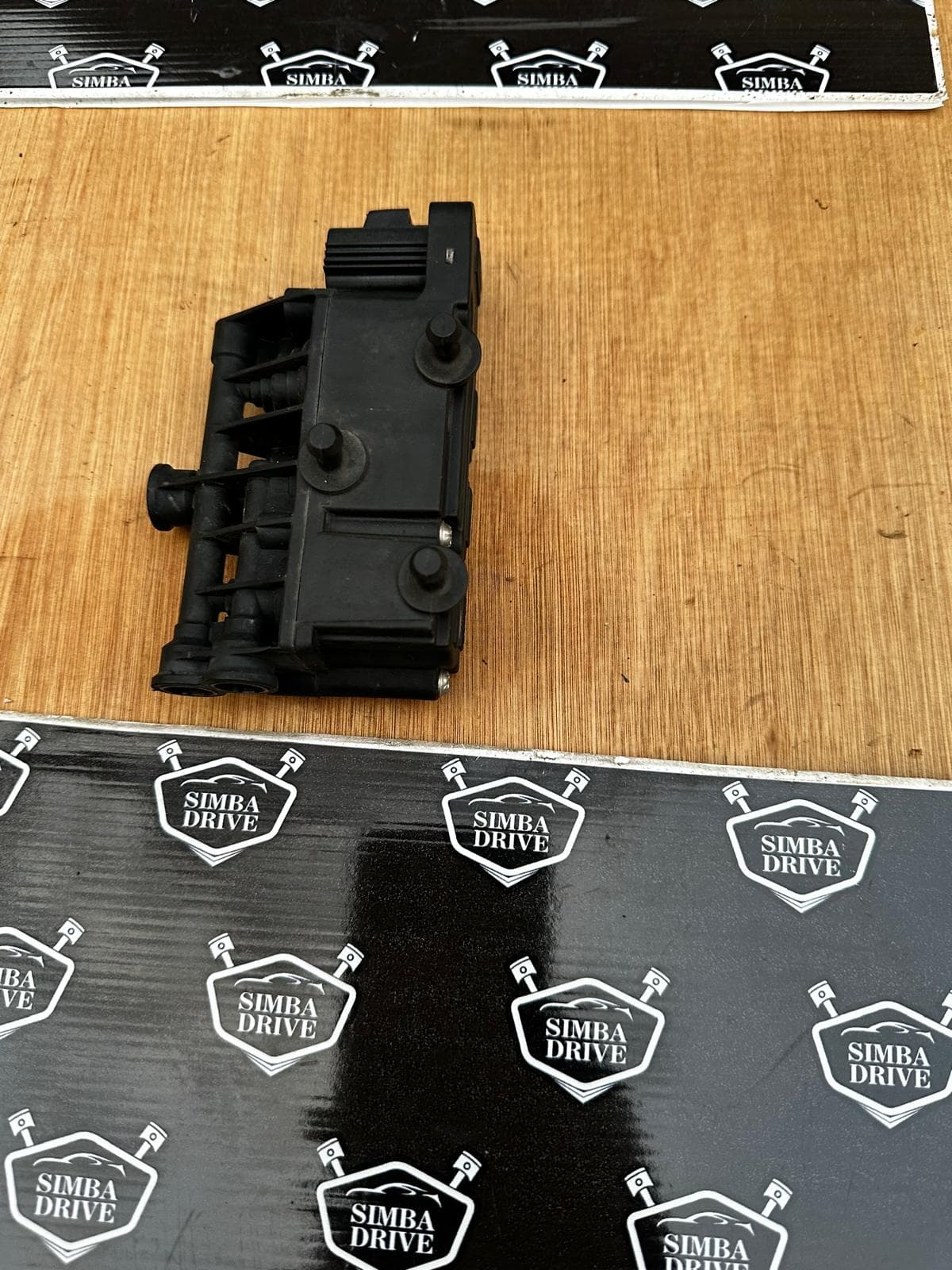 GENUINE AIR SUSPENSION SOLENOID VALVE BLOCK FRONT FOR RANGE ROVER SPORT & DISCOVERY 3