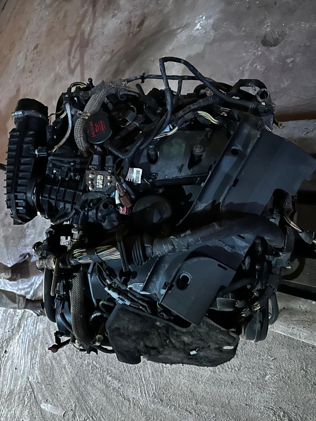 GENUINE JAGUAR LAND ROVER XF Complete Engine Jaguar XF 2.7L Diesel