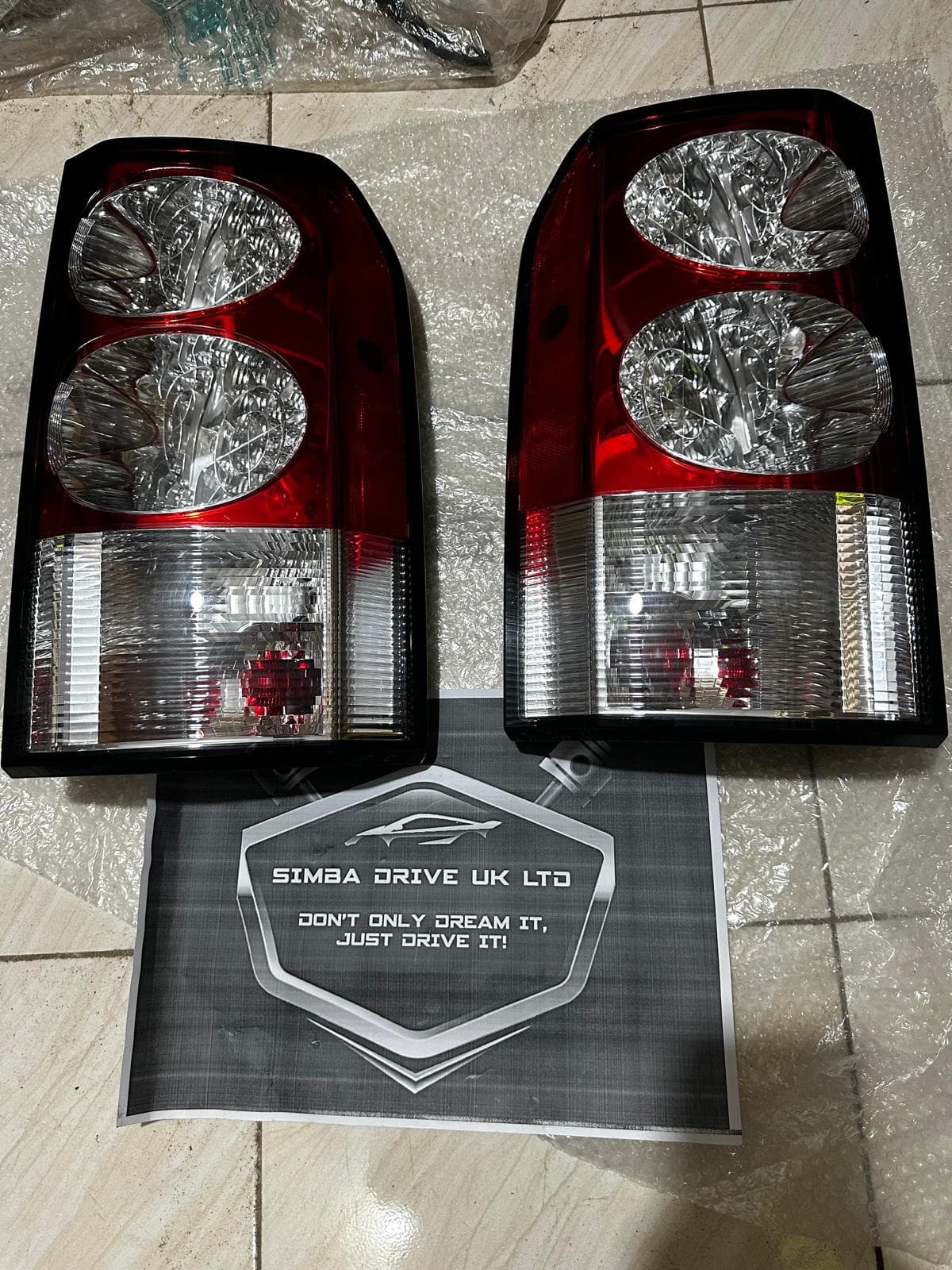 GENUINE Led Rear Lights Pair Left & Right Upgrade For Discovery 4/3 (RED & WHITE) In Very Good Condition NO SCRATCHES