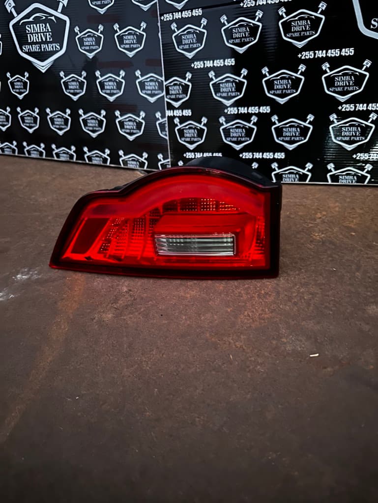 JAGUAR F-PACE X761 2018 Rear Left Tail Light