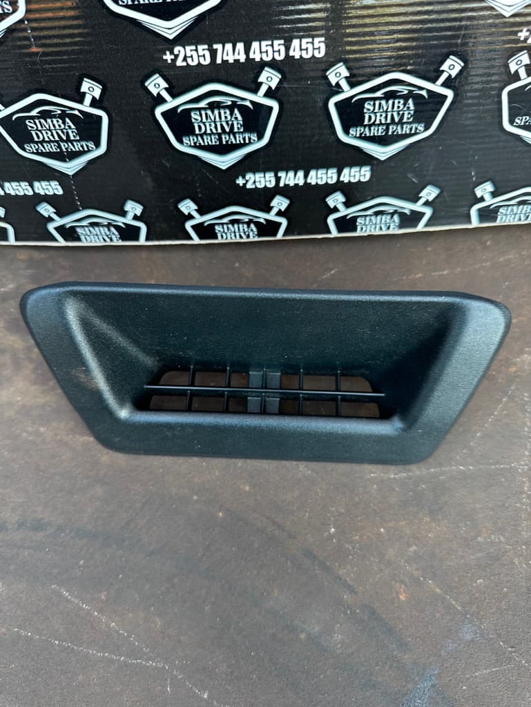 GENUINE LAND ROVER RANGE ROVER VOGUE L405 2019 Interior Ventilation