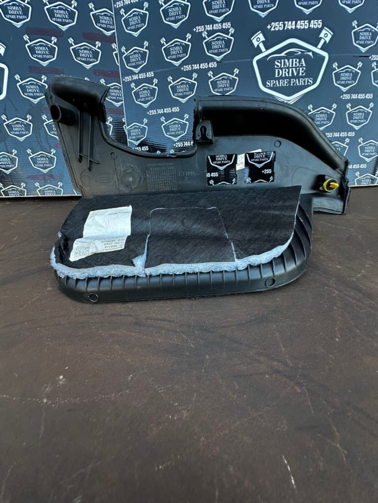 GENUINE RANGE ROVER VOGUE L405 4.4L 2012-2022 Right Side Boot Trim Cover Panel