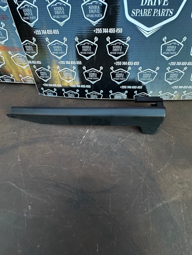 GENUINE RANGE ROVER VOGUE L405 2018-2022 Front Right Side Seat Truck Rail