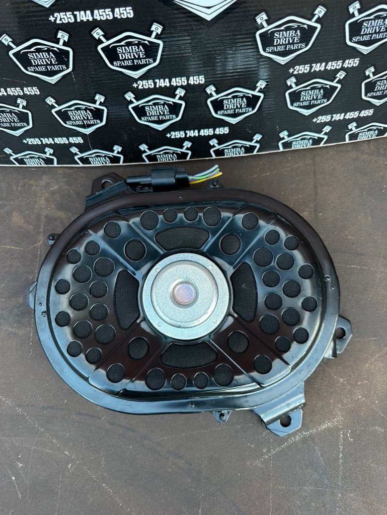 GENUINE LAND ROVER RANGE ROVER VOGUE L405 2013-2024 Subwoofer Speaker Assembly
