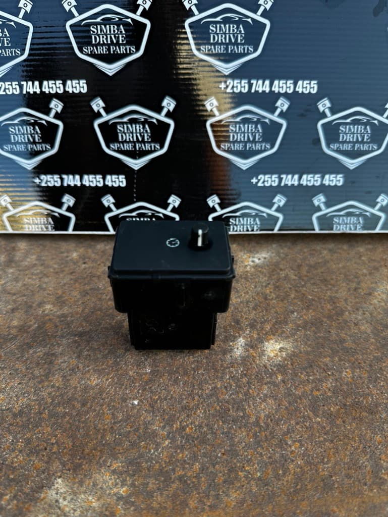 GENUINE RANGE ROVER SPORT L494 2015 Boot Open Line Assist Switch Panel