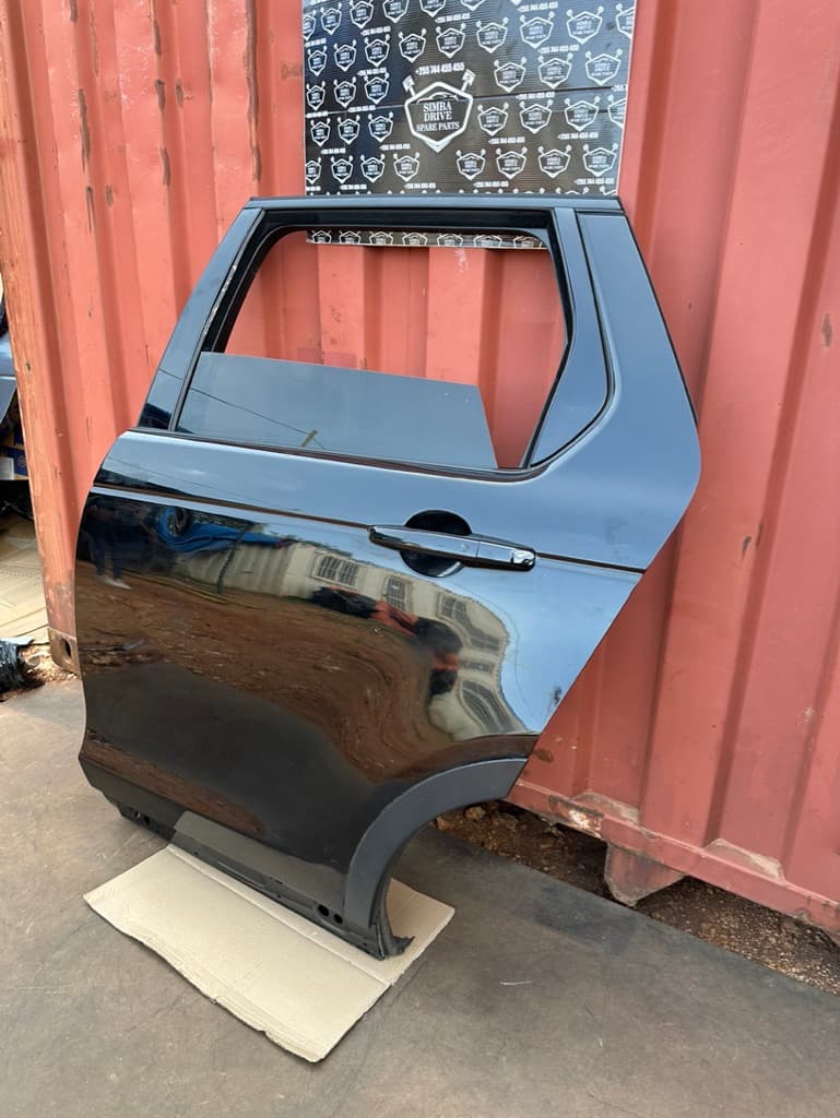 GENUINE LAND ROVER DISCOVERY SPORT L550 2015 Complete Rear Left Door (Black Colour)