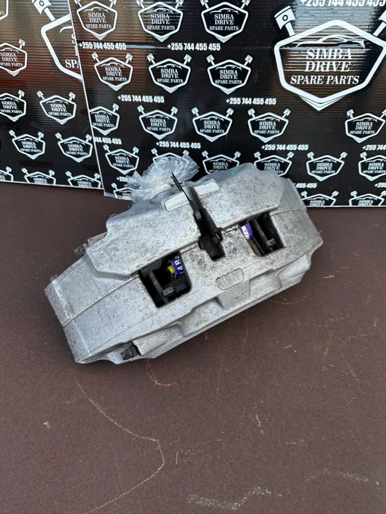 GENUINE LAND ROVER DISCOVERY 5 L462 2017-2023 360MM Front 4 Pot Brembo Calliper PRICE FOR ONE CALLIPER LEFT OR RIGHT SIDE