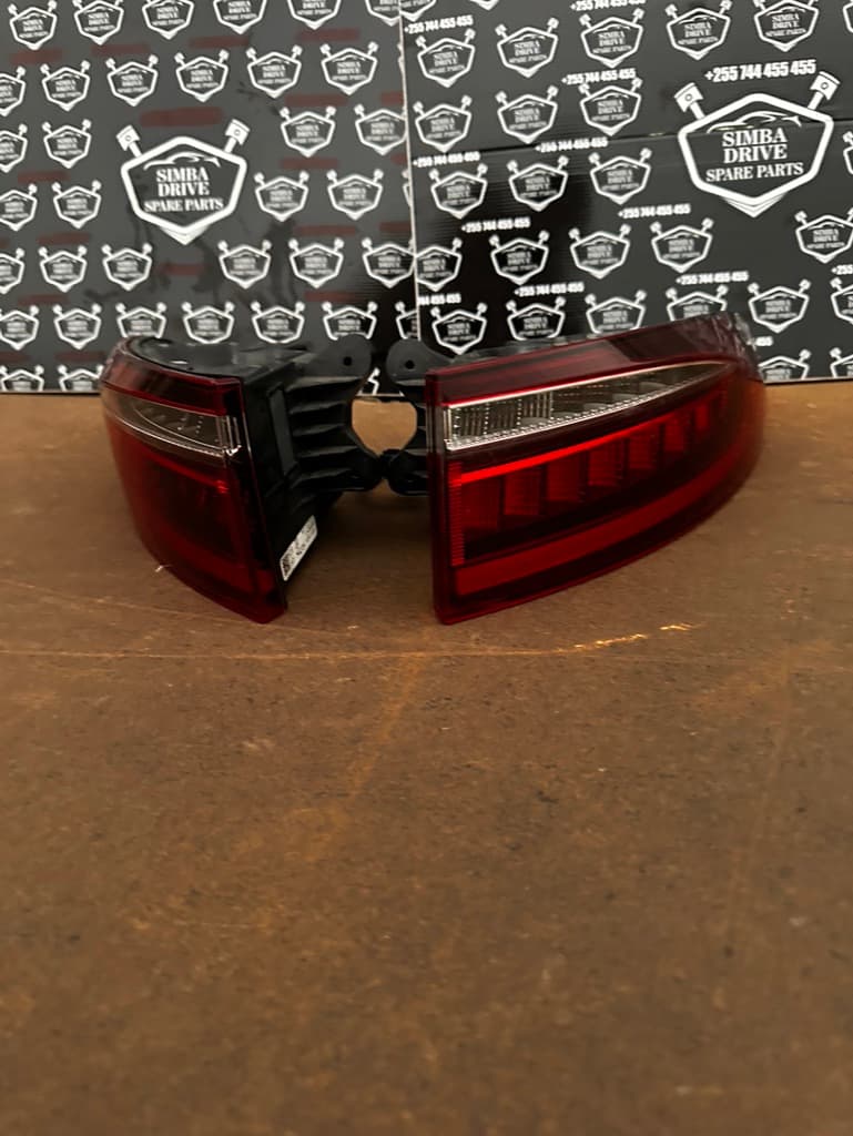 GENUINE JAGUAR XF X260 2016 Rear Right Tail Light (Pair)
