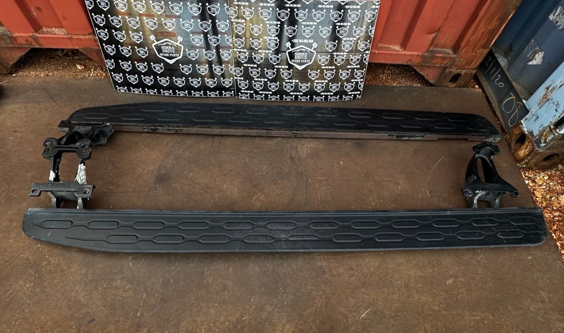 GENUINE LAND ROVER DISCOVERY 5 L462, RANGE ROVER VOGUE L405 Set of Side Step (Left & Right)