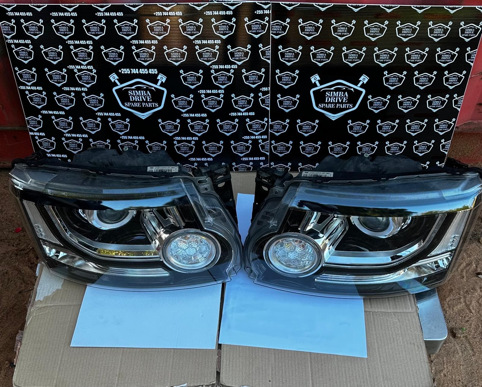 GENUINE LAND ROVER DISCOVERY 4 L319 FACELIFT XENON HEADLIGHTS + MODULES (For: Discovery 4 2016. PRICE IS FOR THE PAIR (Left & Right Side)