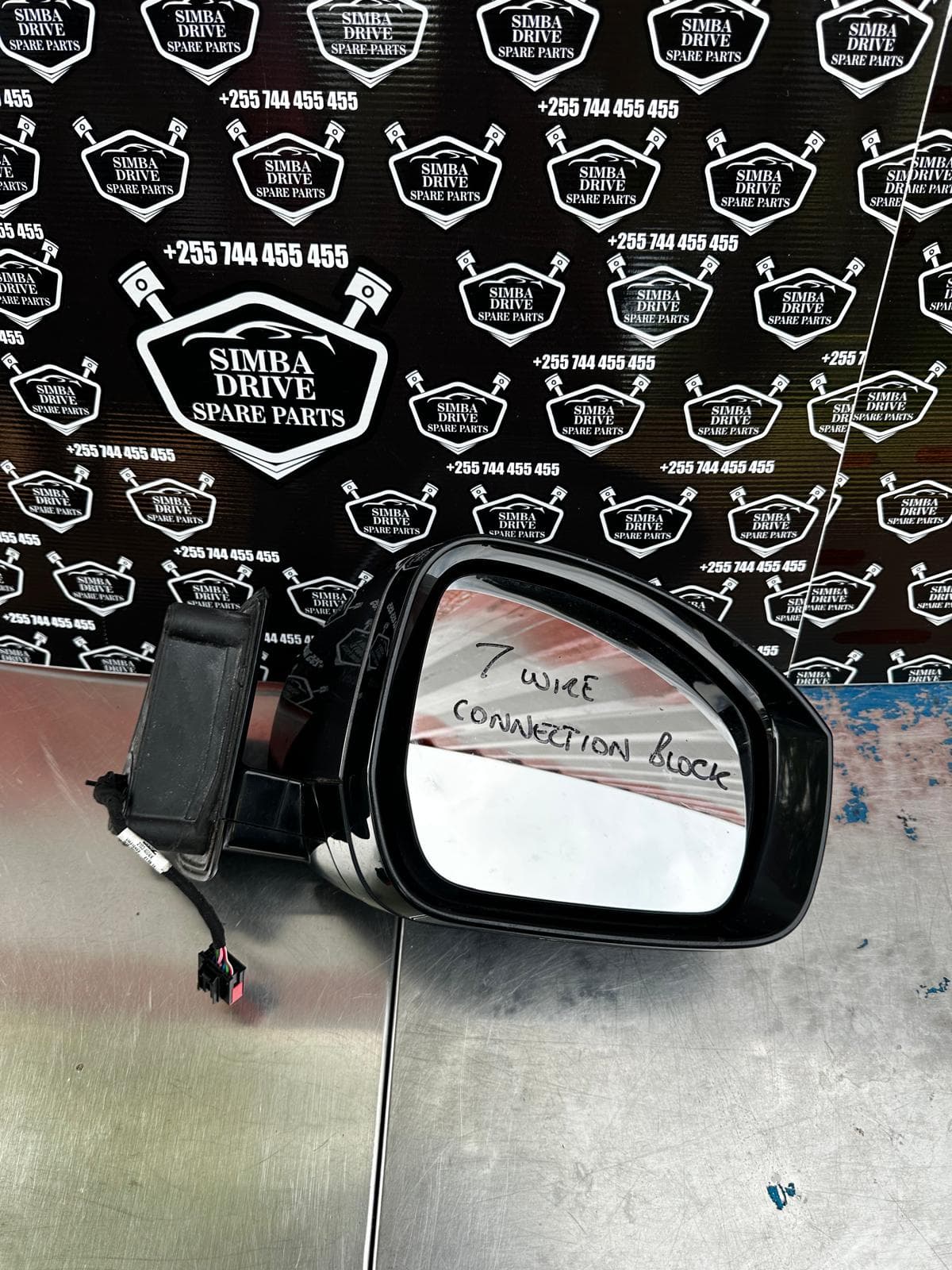 GENUINE LAND ROVER DISCOVERY 4 3.0L 2013-2016 Driver Side Power Folding Wing Mirror, 7 Wire Connection Block (Grey Colour)