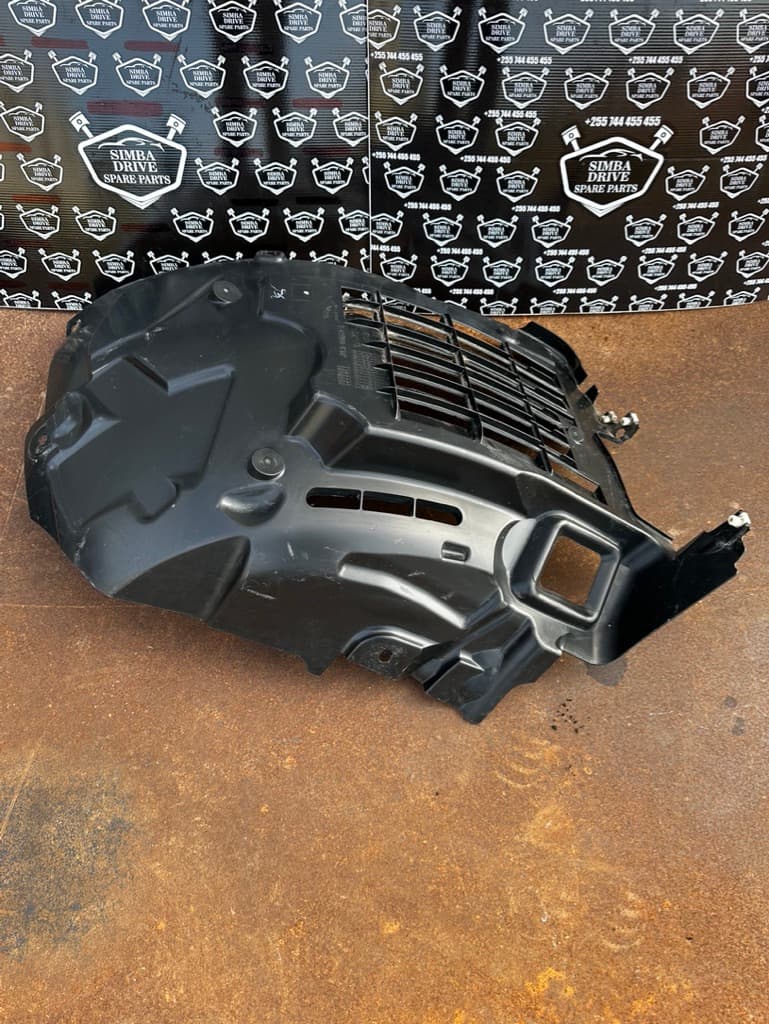 GENUINE RANGE ROVER VOGUE L405 2013-2021 Front Wheel Inner Arch Liner ( Left OR Right) PRICE FOR ONE