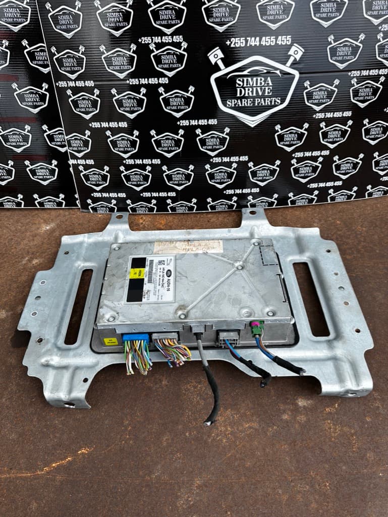 GENUINE RANGE ROVER VOGUE L405 2017 3.0L, 4.4L Audio Sound Amplifier Unit