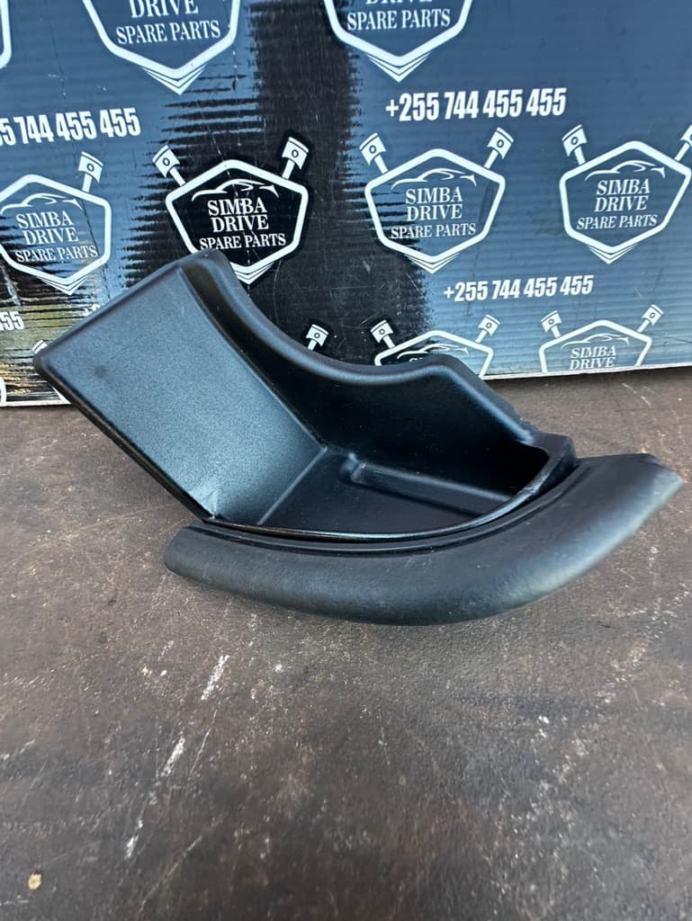 GENUINE RANGE ROVER VOGUE L405 2019 Left OR Right Wind Screen Seal PRICE FOR ONE