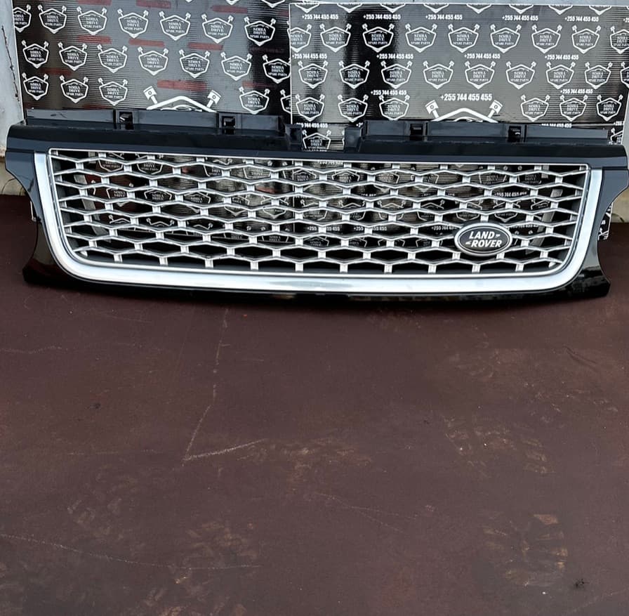 GENUINE RANGE ROVER SPORT AUTOBIOGRAPHY 2010 3.0L/4.4L Front Main Grill ( In Black & Silver Colour)