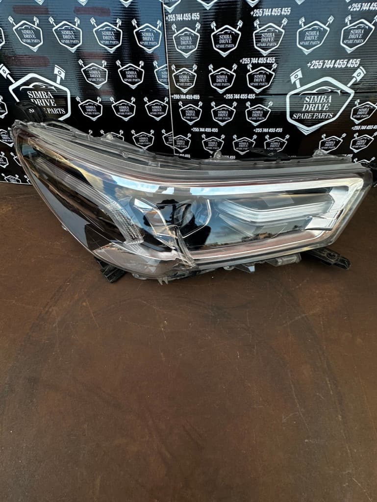 GENUINE TOYOTA HILUX MK8 PICKUP 2.4L Diesel 2022-2025 N1 Front Right Head Light