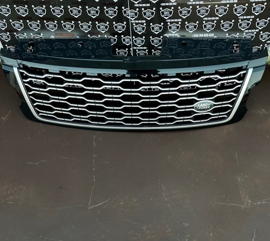 GENUINE RANGE ROVER VOGUE L405 Atlas 2018 - 2025 Main Front Grille ( In Black & Silver Colour)