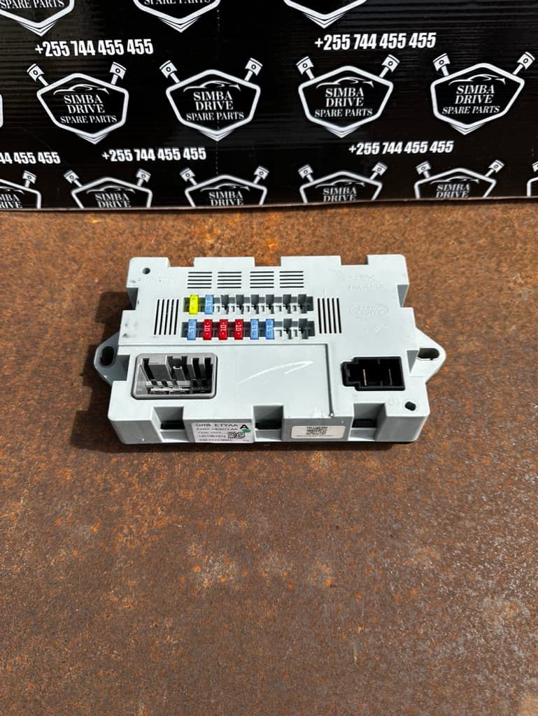 GENUINE LAND ROVER DISCOVERY 4 L319 3.0L 2009-2016 Fuse Box Body
