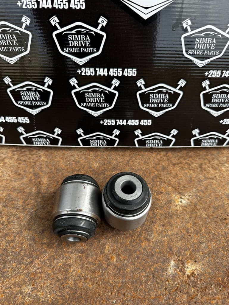 GENUINE OE LAND ROVER DISCOVERY 3 2004-2009, RANGE ROVER SPORT 2005-2013, Hub Wishbone Bushes Rear Upper