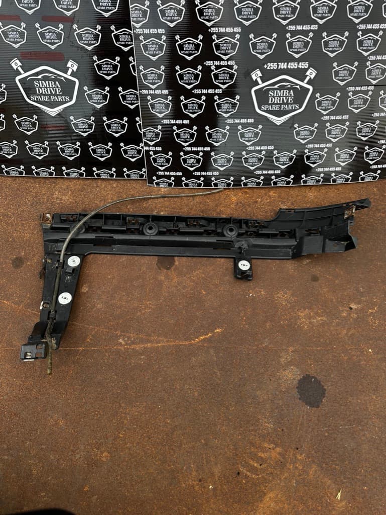 GENUINE RANGE ROVER VOGUE L405 2012-2021 Rear Bumper Bracket ( Left OR Right)