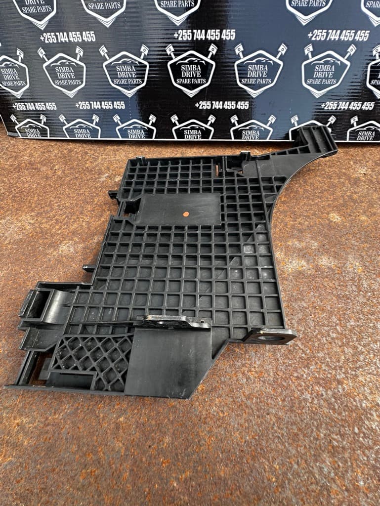 GENUINE RANGE ROVER EVOQUE  L538 Right Head Light Bracket Mount 2016