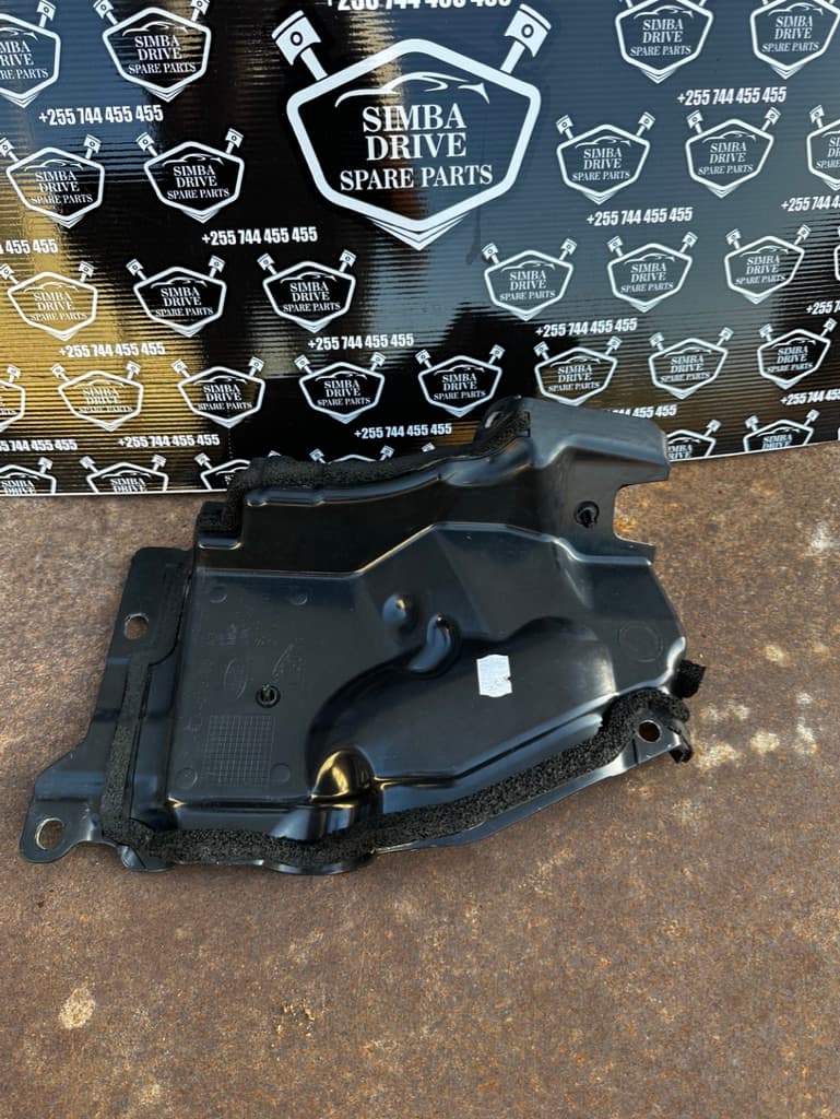 LAND ROVER DISCOVERY 5 L462, RANGE ROVER VOUGUE L405 2017-2021 Engine Tray Insulator Panel