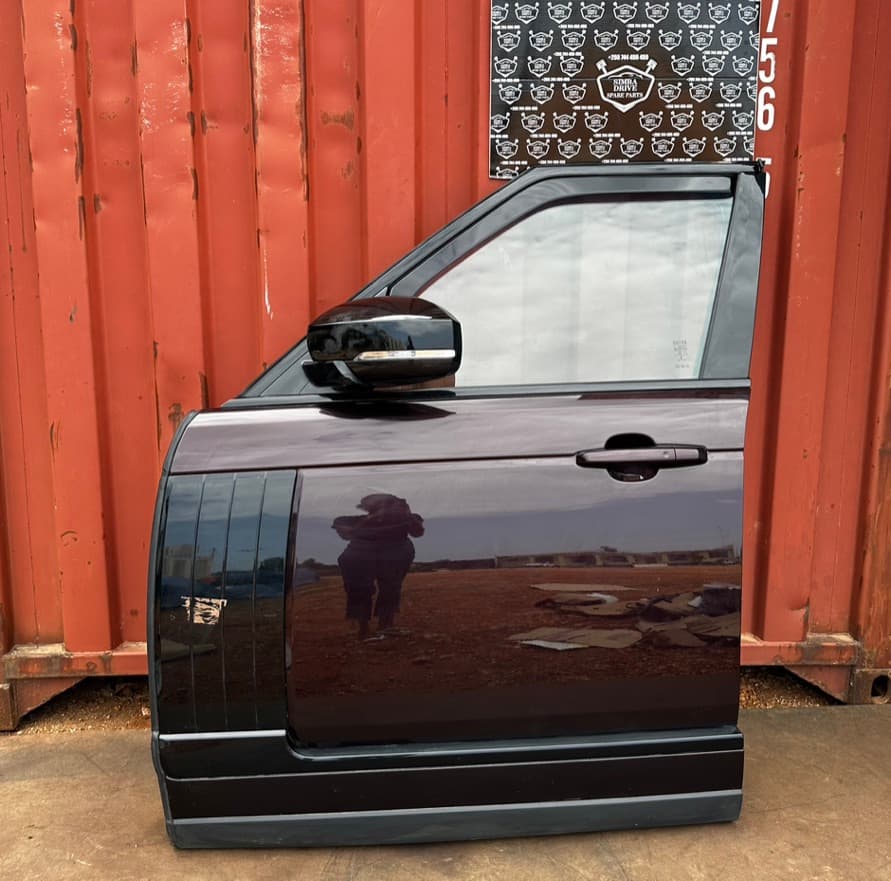 GENUINE RANGE ROVER VOGUE L405 2019-2022 Complete Front Door PRICE FOR ONE (Left OR Right) Maroon Colour, IN IMMACULATE CONDITION