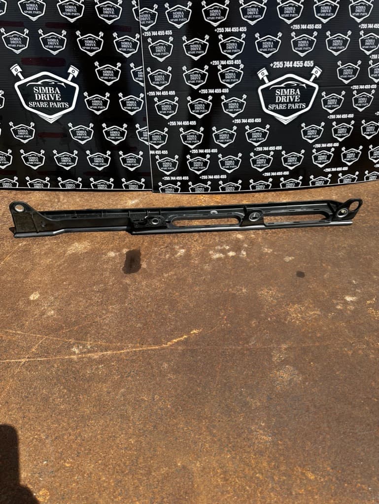GENUINE RANGE ROVER SPORT L494, VOGUE L405  2012-2019, Front Right Fender Holder