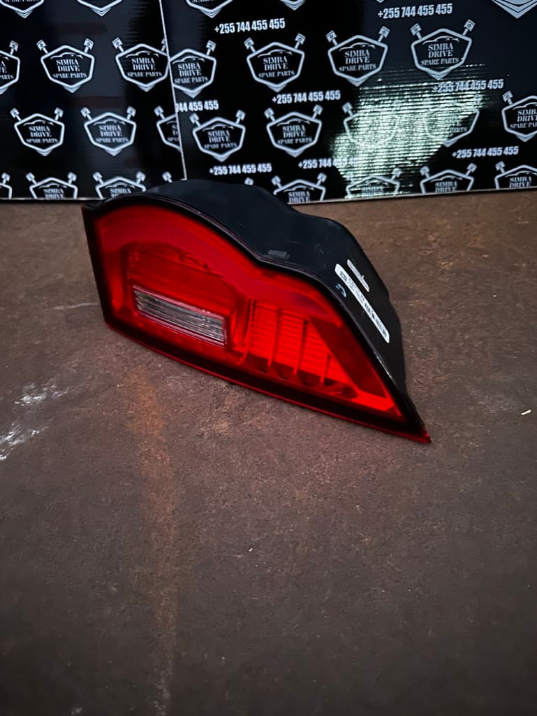 JAGUAR F-PACE X761 2018 Rear Right Tail Light