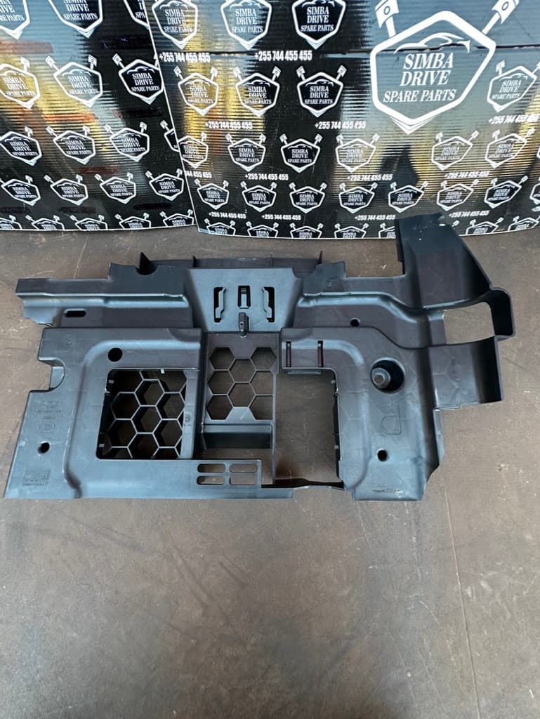 GENUINE RANGE ROVER VOGUE L405 2013-2022 Right Floor Panel Air Vent Duct Distributor Cowl