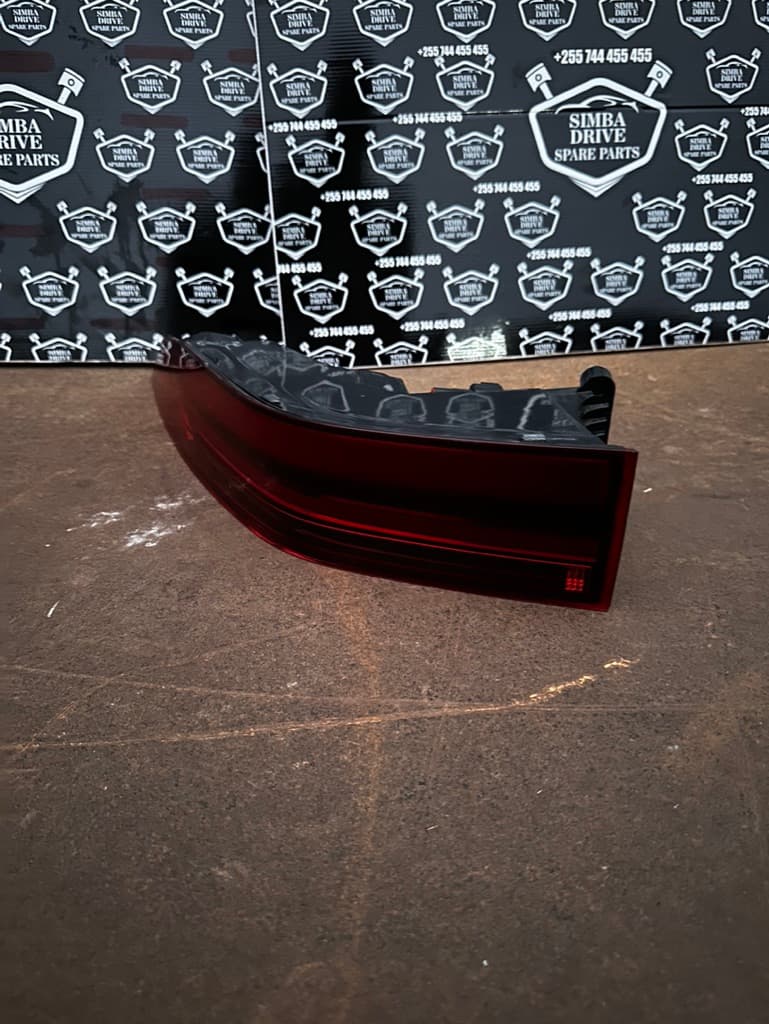 JAGUAR E-PACE X540 2019 Rear Left Tailgate Light