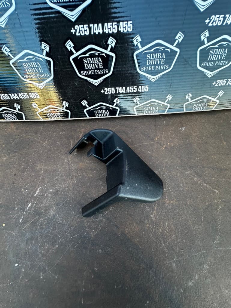 GENUINE RANGE ROVER VOGUE L405 2019 Right Side Seat Rail Cover