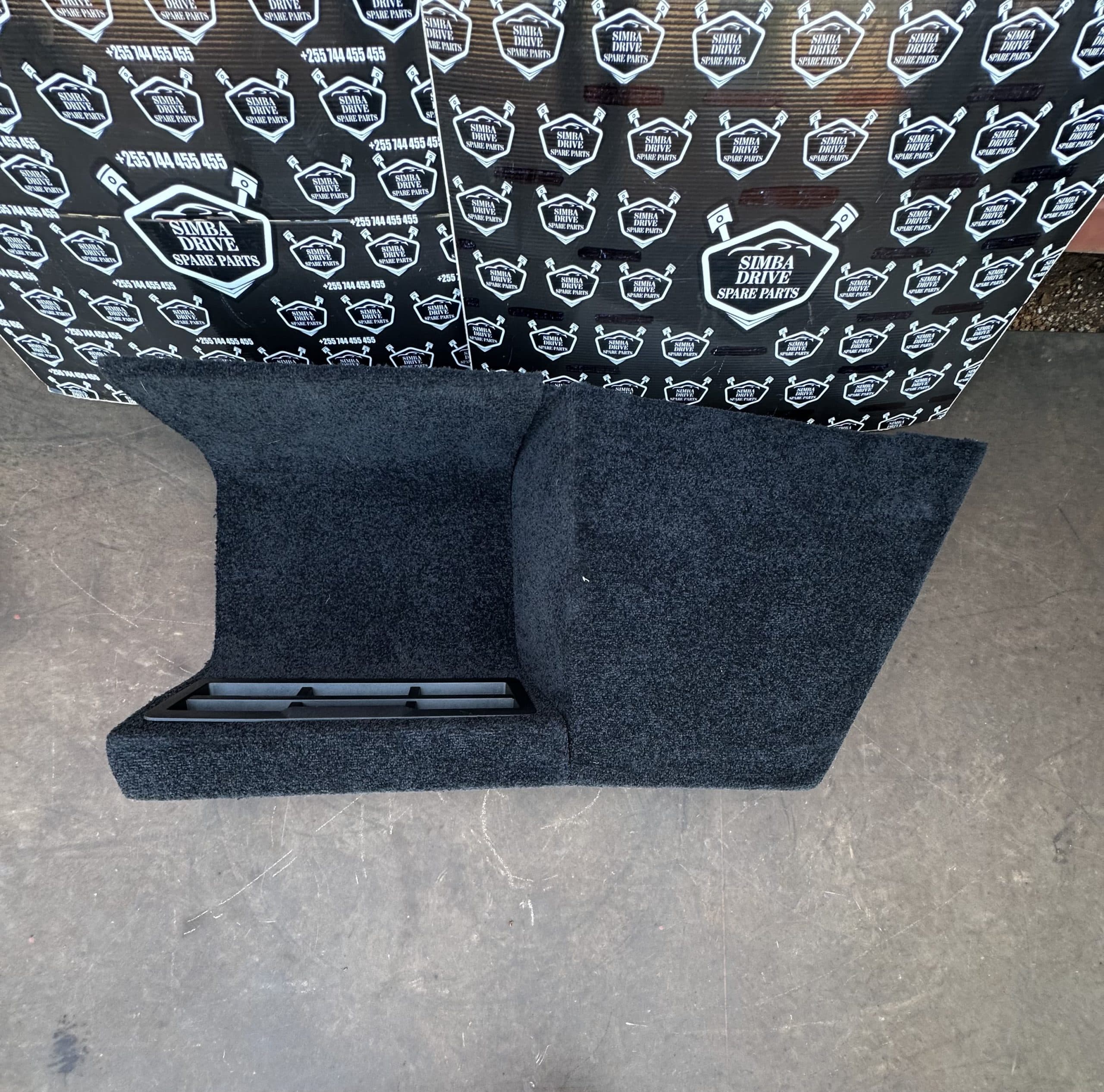 GENUINE RANGE ROVER VOGUE L405 2013-2020 Right Side Trunk Trim
