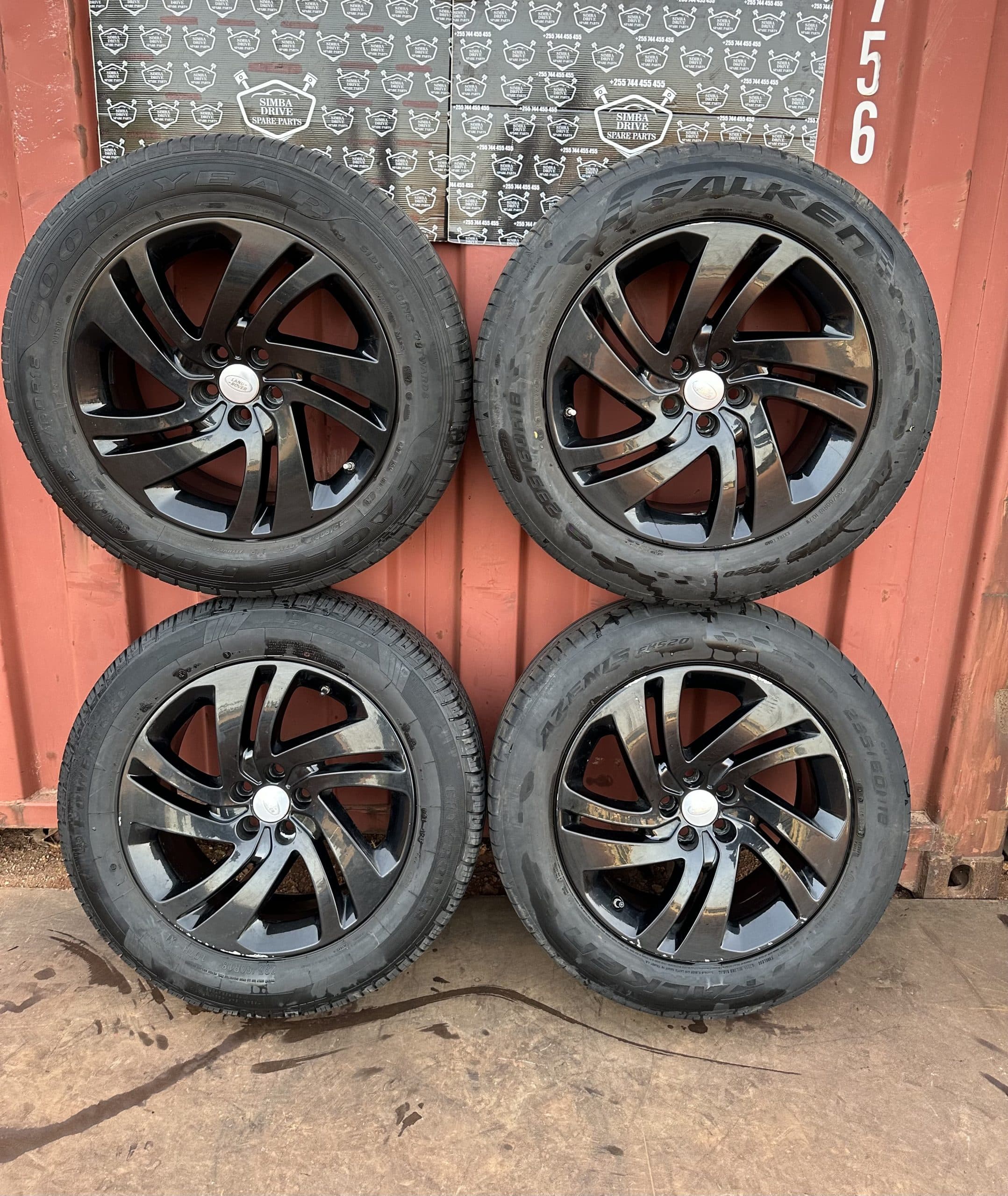 GENUINE LAND ROVER DISCOVERY SPORT, EVOQUE Complete Set Of Alloy Wheels And Tyres (SIZE - 235/60R18)