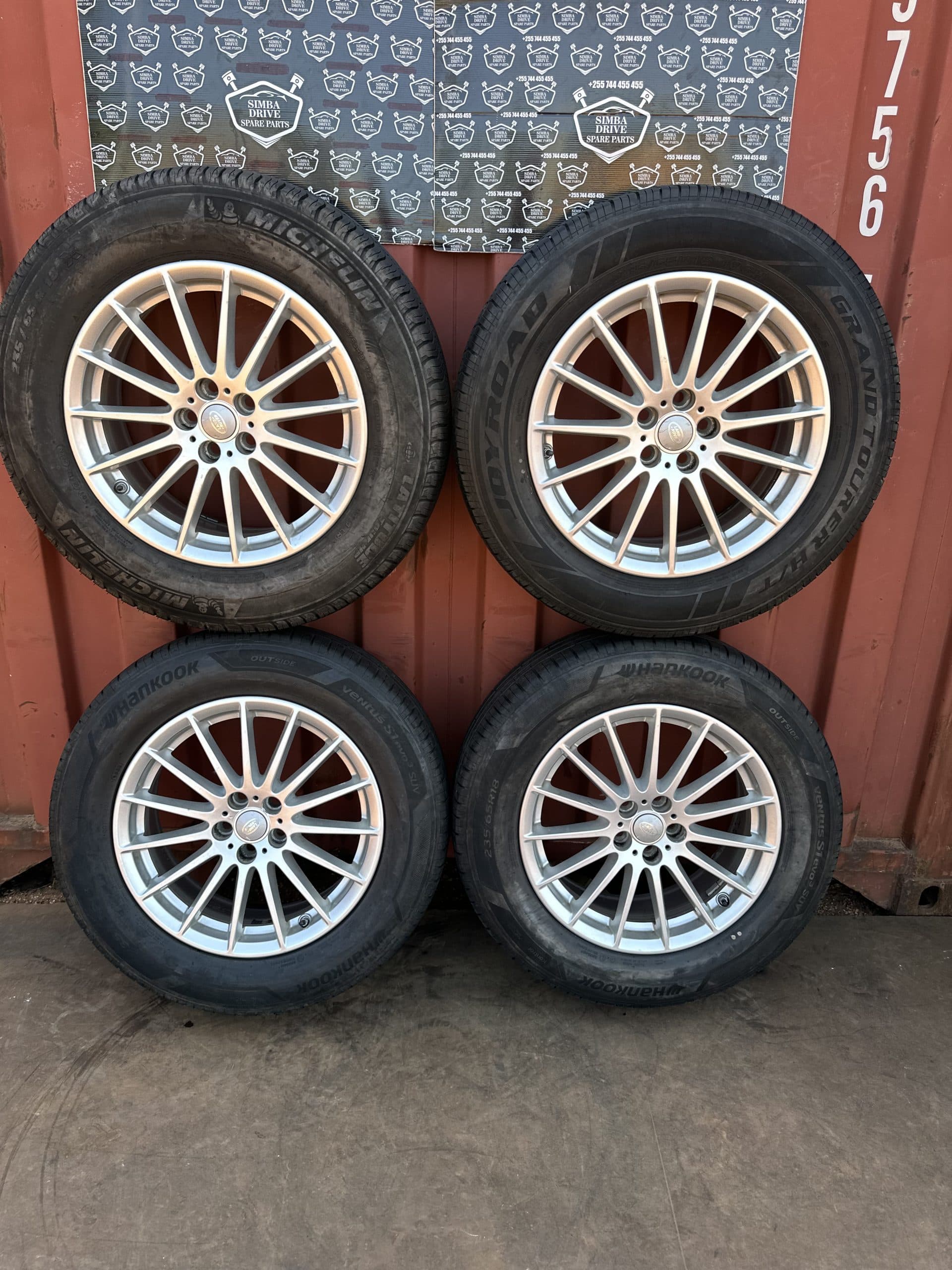 GENUINE LAND ROVER RANGE ROVER Complete Set Of Alloy Wheels And Tyres (SIZE - 235/65R18) RIM IN GREAT CONDITION NO DAMAGE