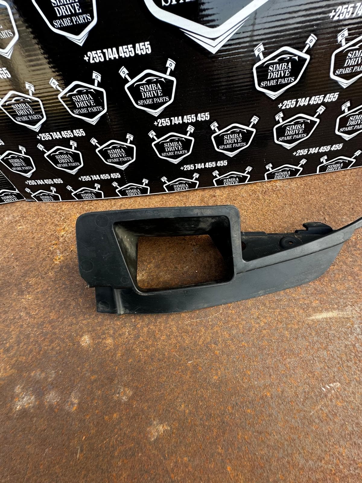 GENUINE RANGE ROVER SPORT L494 2018-2022 Front Right Tower Air Duct