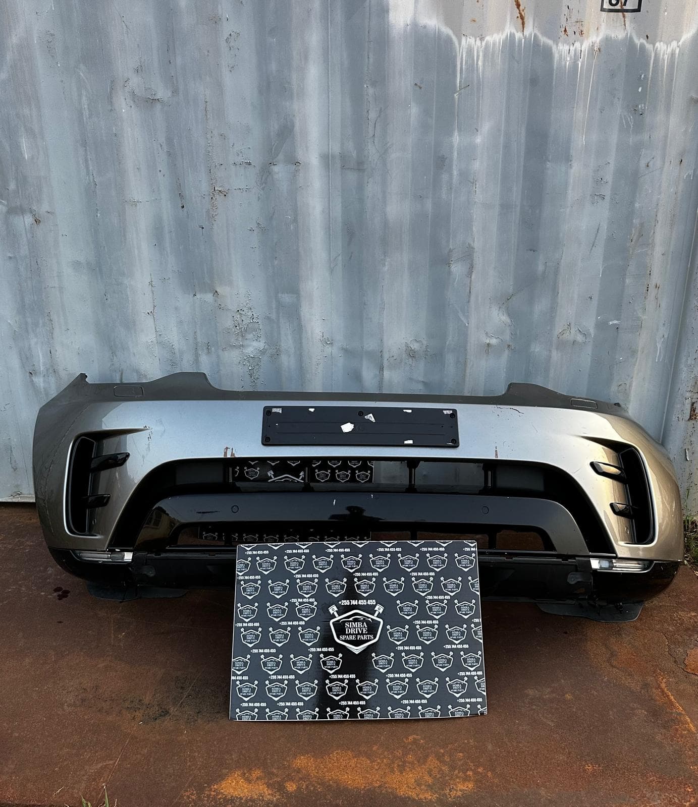 GENUINE LAND ROVER DISCOVERY 5 L462 2017-2025 Complete Front Bumper (Gray Colour) IN GOOD CONDITION NO DAMAGE