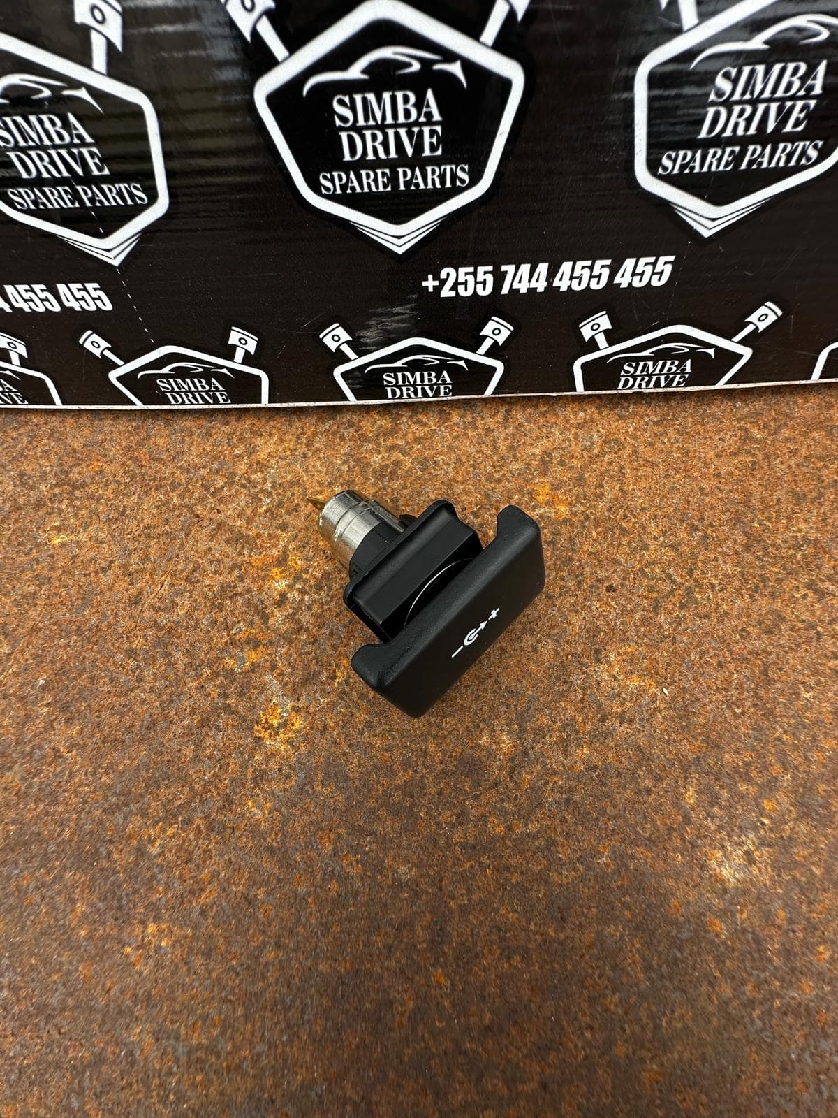 GENUINE RANGE ROVER SPORT L494 2013-2017 Power Outlet Socket