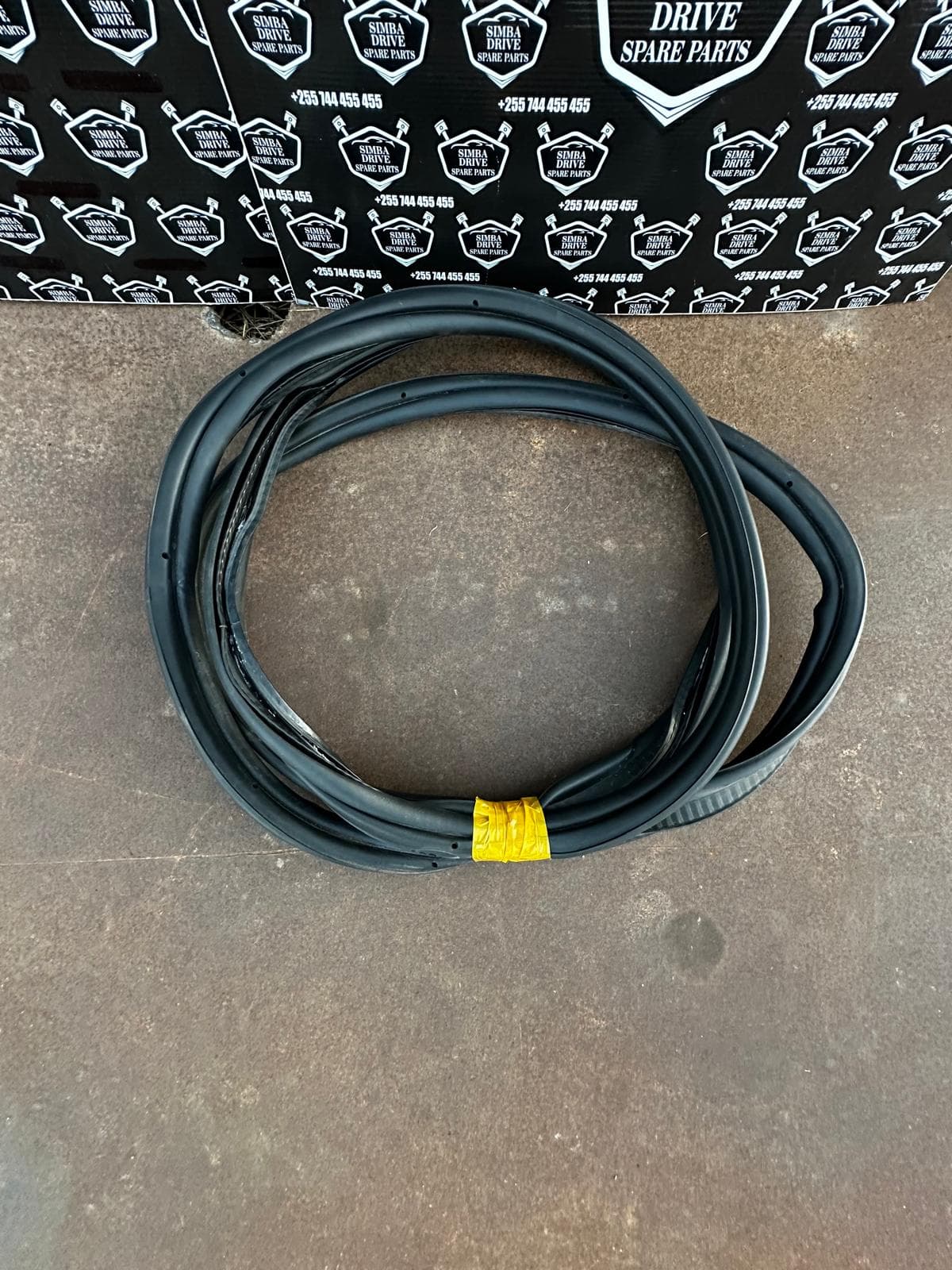 GENUINE RANGE ROVER VOGUE L405, SPORT L494 2013-2021 Luggage Compartment Door Rubber Sill