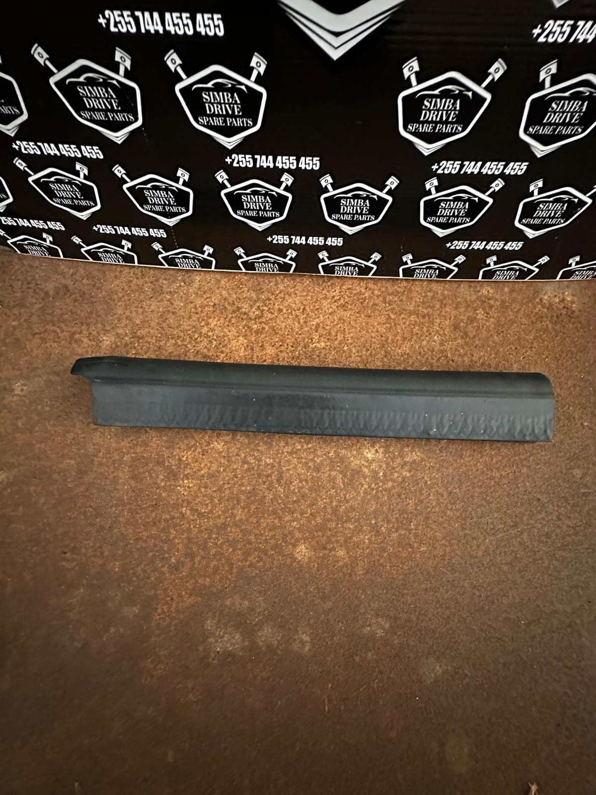 GENUINE RANGE ROVER VOGUE L405, SPORT L494 2018 Engine Rubber Seal, Driver Side Bonet Wing Seal