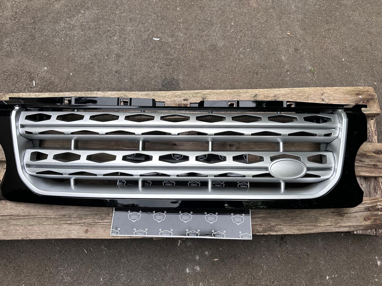 GENUINE MAIN Front Grill For LAND ROVER DISCOVERY 4