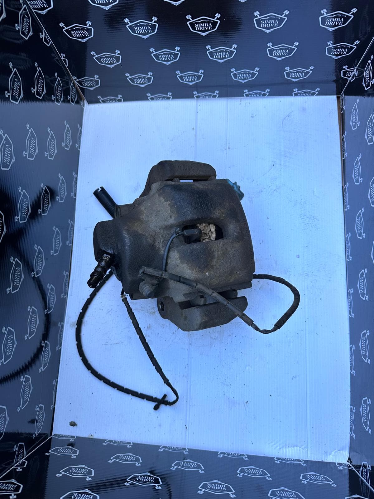 GENUINE LAND ROVER RANGE ROVER VOGUE TD6 M57D30 3.0L 2004 FRONT Brakes Caliper 3.0L. There's Left Side & Right Side Price is for one without brake pad (All Brake Pad Will Be Removed Prior to Selling)